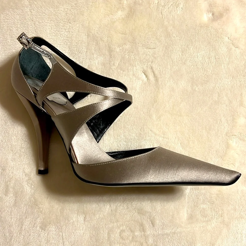 Roger Vivier. Satin Women's Silver Strappy Heels. Size 39/8 Made in Italy